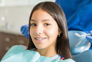 Tratamiento de Ortodoncia con Brackets Metálicos