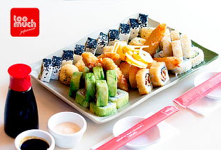 ¡Escoge tu tabla! 50 piezas de sushi + 2 salsas + aperitivo