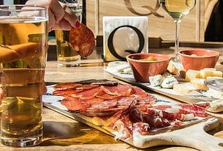 ¡Para Compartir! Tabla Española + 4 Schop de Cerveza