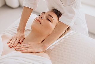 Masaje de Relajación 30 minutos + Limpieza Facial Nutritivo