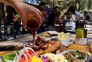 Disfruta de Tenedor Libre en La Hacienda del Jabalí! Lampa