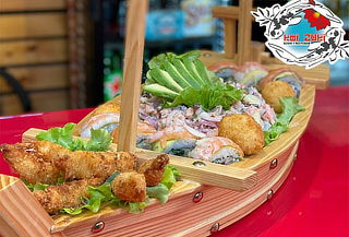 Barco de sushi para dos personas.Consumo mesa Koi Zuki