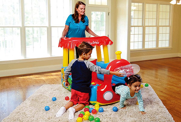 Tren inflable Ball PiT Fisher Price