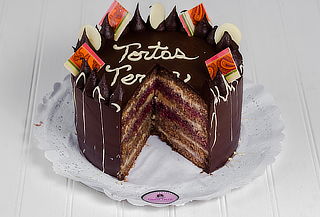 Tortas Terra: Torta a Elección para 10, 20 o 30 Personas Tortas Terra: Torta a Elección para 10, 20 o 30 Personas