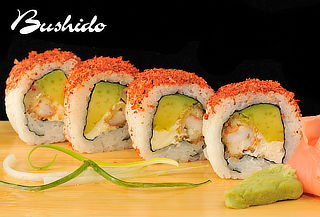 Sushi Bushido: 2 Rolls Nikkei + 1 Tempura + 2 Bebidas