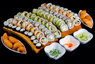 100 piezas de sushi + 10 bocados en Peñalolen