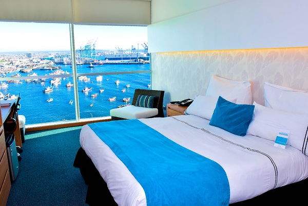 Hotel Casino del Pacífico: 1 noche para 2, desayuno y más