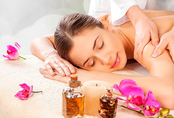 Sesión de spa con masaje + limpieza facial + spa de manos