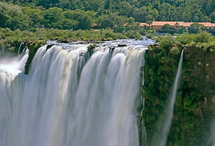 Fds largo 1° de Mayo en Cataratas de Iguazú vía AEROLINEAS