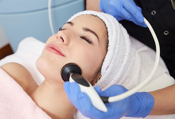 Tratamiento de Rejuvenecimiento Facial con Radiofrecuencia