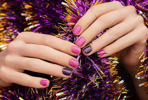 Manicure 3 Tonos + Perfilamiento de Cejas en Gali style 