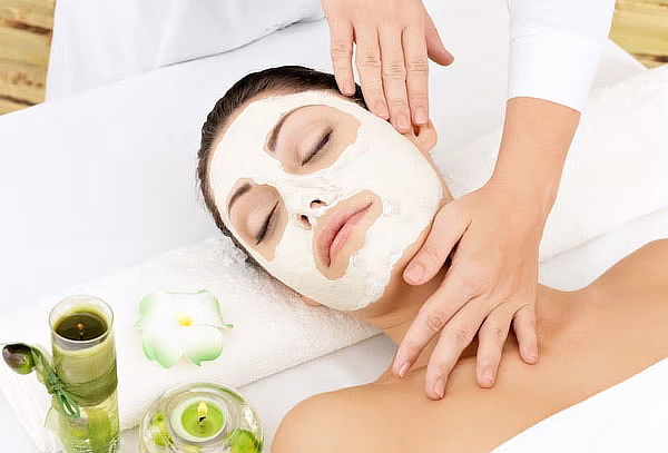 Limpieza y Masaje Facial + Exfoliación + Mascarilla