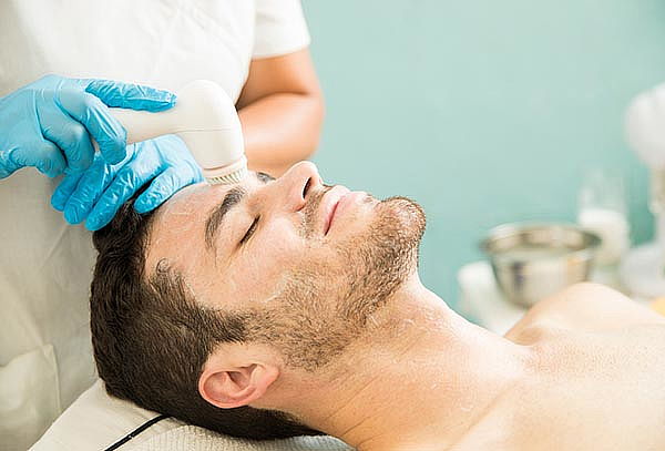 Limpieza Facial Premium para Hombre + Perfilado Cejas