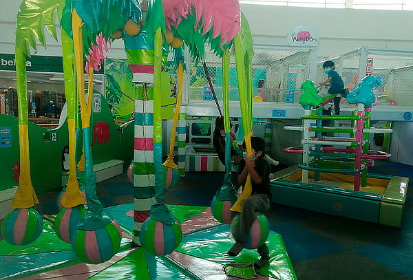 Paga $ 4.850 y Juega 40 Minutos en YuKids o Coney Jump.