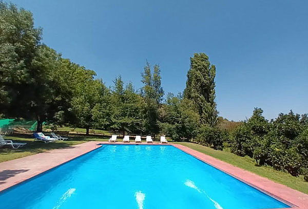 Noche Relax: 1 Noche para 2 personas con desayuno, tinaja 