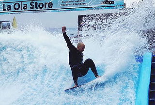 Diversión en La Ola Mall Sport con los implementos