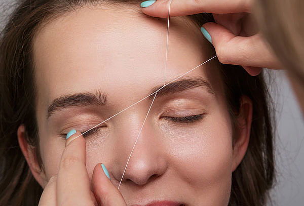 Cejas Perfectas con Perfilado Hindu -con Hilo