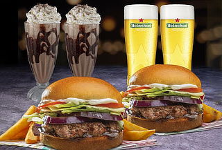 Para 2,Classic burger +Papas +Bebida +Cafe Helado en Mamut 