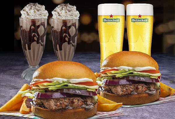Para 2,Classic burger +Papas +Bebida +Cafe Helado en Mamut 
