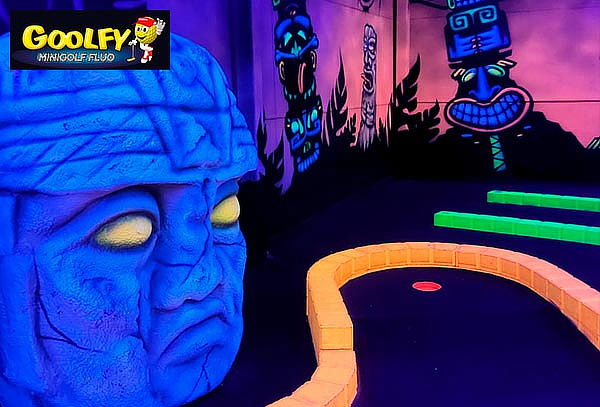 Entrada a Mini golf indoor Fluor. 