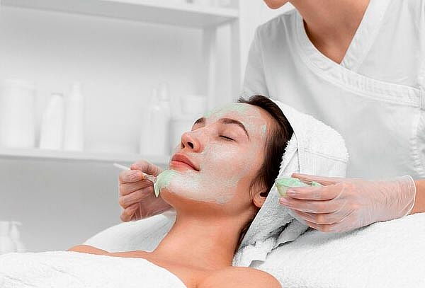 Limpieza Facial + Vitaminas con Dermapen en Kamia Alisados