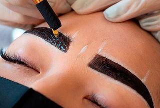 Micropigmentación de Cejas en Kamia Alisados