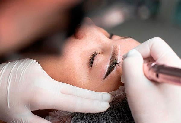 Micropigmentación de Cejas Pelo a pelo + Hidratación