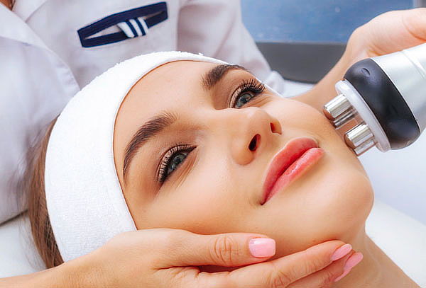 Rejuvenecimiento Facial con Radiofrecuencia Tripolar