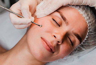 Limpieza Facial + Dermaplaning + Masaje Craneal