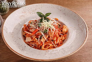 Tony Roma's: 2 Tasty Pastas a elección + 2 Bebidas Refill