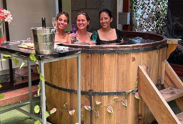 Spa:  Hidroterapia, Hot Tub, Piscina, Masaje y más