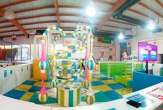 Gift Card de 150 minutos de juego en YuKids o Coney Jump.