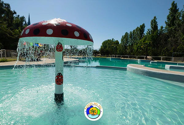 Piscinas zonas Picnic juegos al aire libre