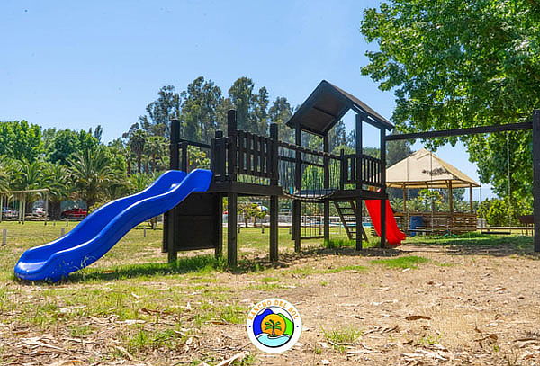 Piscinas zonas Picnic juegos al aire libre