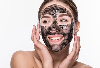 1 Sesión Hollywood Peel + 1 Sesión HIFU Rostro Completo