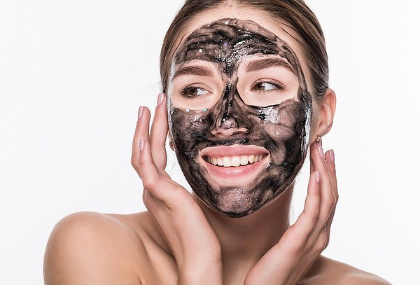 1 Sesión Hollywood Peel + 1 Sesión HIFU Rostro Completo