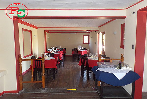 Almuerzo chileno para 2 o 4 personas + Acceso a piscina