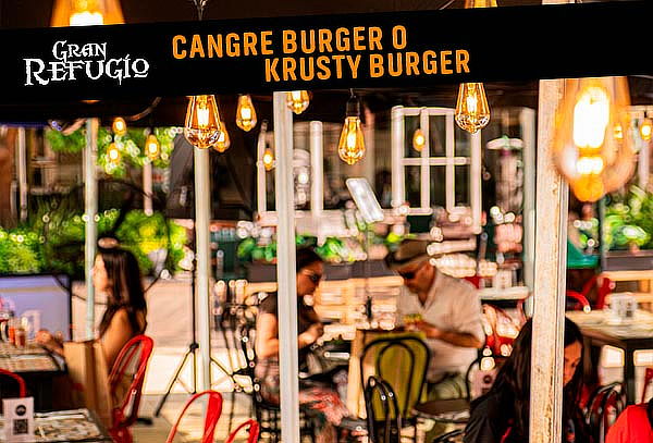 Cangre Burger o Krusty Burger + 2 Schop o Bebida + Show