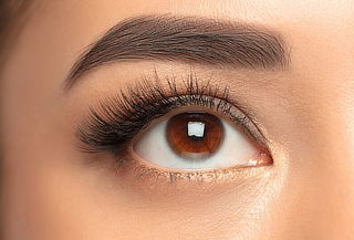 Lifting de pestañas+ perfilado de cejas +manicure permanente