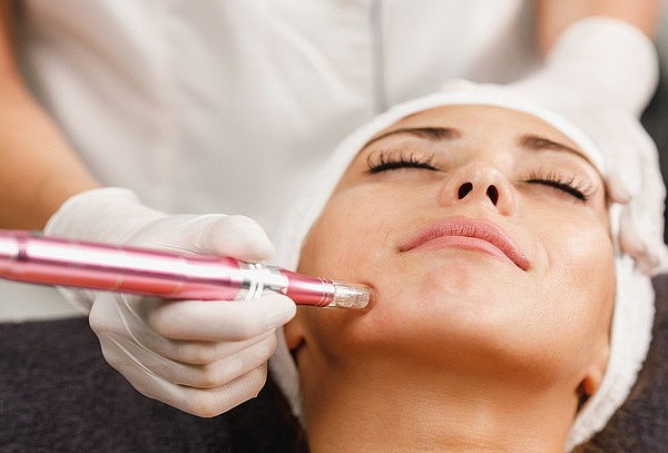 BB Glow + Vitaminas Nutritivas + Hidratacion con Dermapen