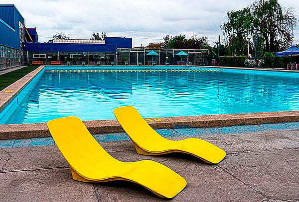 Entrada a Piscina exterior, Club Recrear Macul