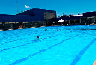 Entrada a Piscina exterior, Club Recrear Macul