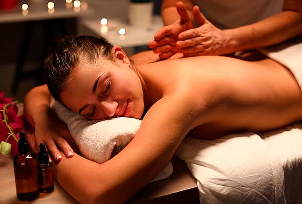 Masaje Relajante + Relajación en Manta Sauna + Regalo
