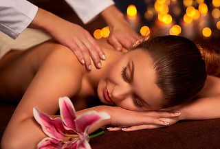 Masaje de relajación + Limpieza facial + Infución 