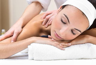 Masaje de relajación + Descontracturante y Más