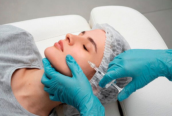 Rejuvenecimiento Facial con Bioestimuladores de Colageno