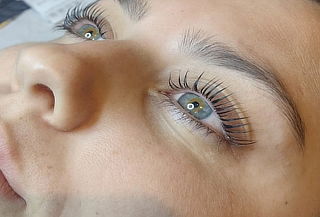 Lifting de Pestañas Efecto Full Up Laminado + Tinte