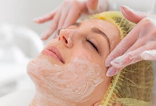Limpieza facial + lifting de pestañas en Providencia