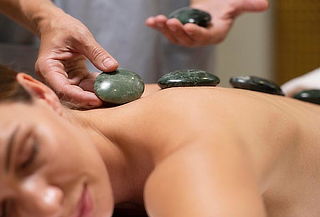 Pack Mamá Zen: Masaje + piedras calientes