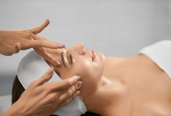 Limpieza Facial Profunda + Masaje Corporal Piedras Calientes